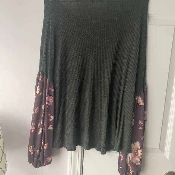 Women’s blouse with statement sleeves size L Entro - Picture 6 of 6